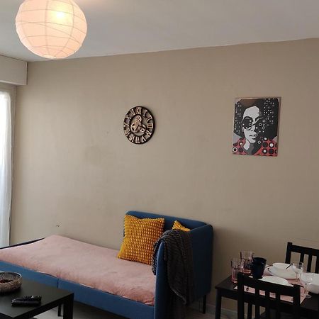 Charmant Appartement Proche Melun Centre Ville ภายนอก รูปภาพ