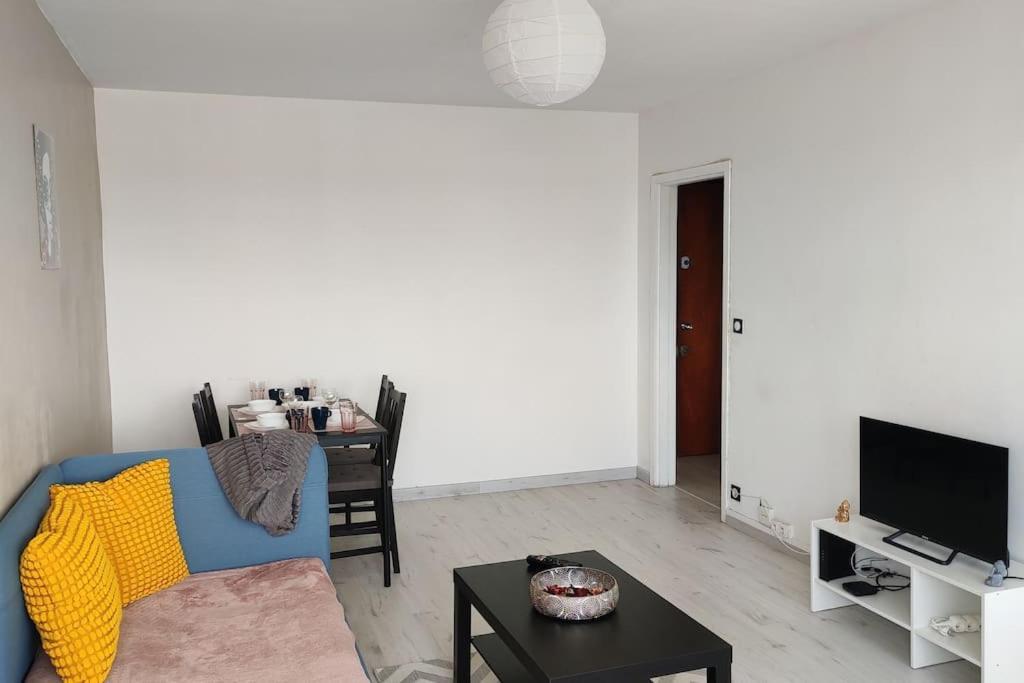Charmant Appartement Proche Melun Centre Ville ภายนอก รูปภาพ