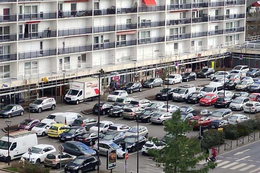 Charmant Appartement Proche Melun Centre Ville ภายนอก รูปภาพ